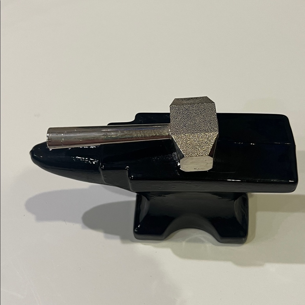 Vintage AVON NWOT BLACKSMITH’S ANVIL DEEP WOODS AFTER SHAVE